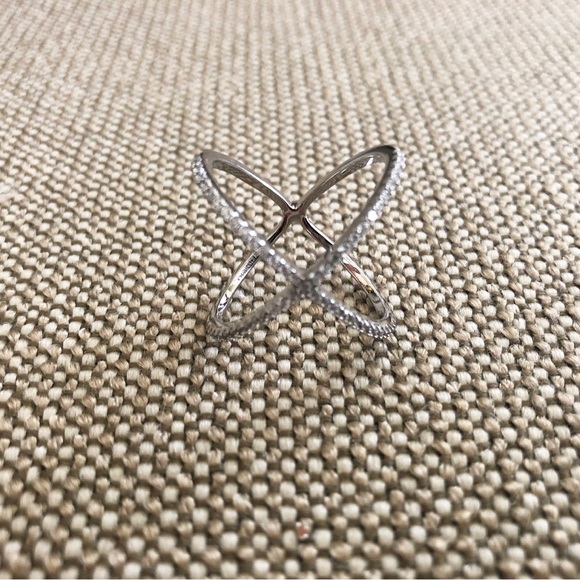 X Crisscross Ring - Picture 2 of 4